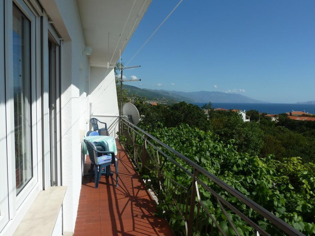 Apartment In Novi Vinodolski 15274 โปวิเล ภายนอก รูปภาพ