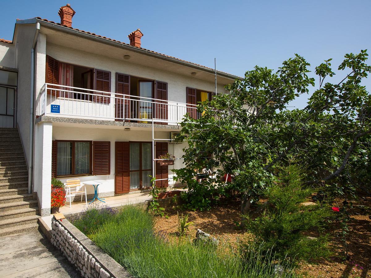 Apartment In Novi Vinodolski 15274 โปวิเล ภายนอก รูปภาพ