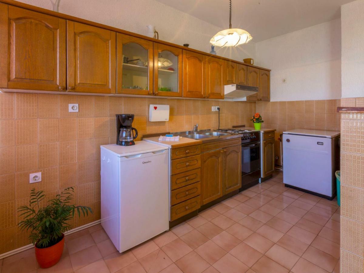 Apartment In Novi Vinodolski 15274 โปวิเล ภายนอก รูปภาพ