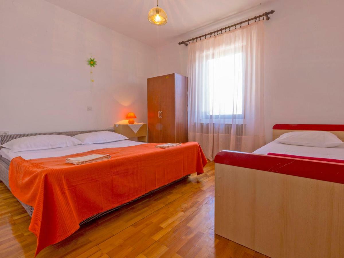 Apartment In Novi Vinodolski 15274 โปวิเล ภายนอก รูปภาพ
